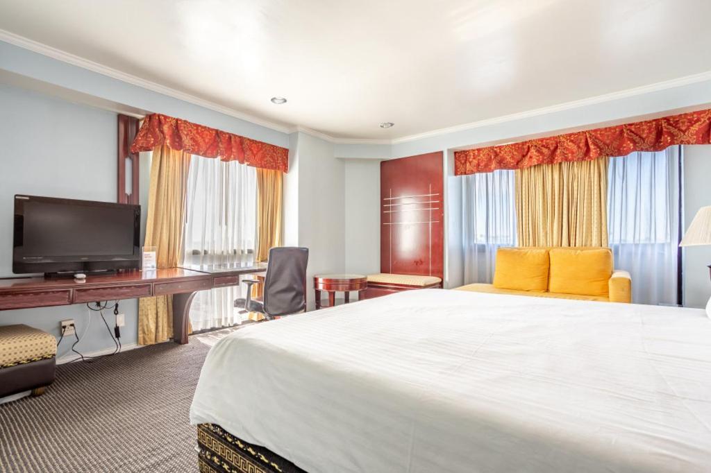 King Room,1553074630:JPEG
